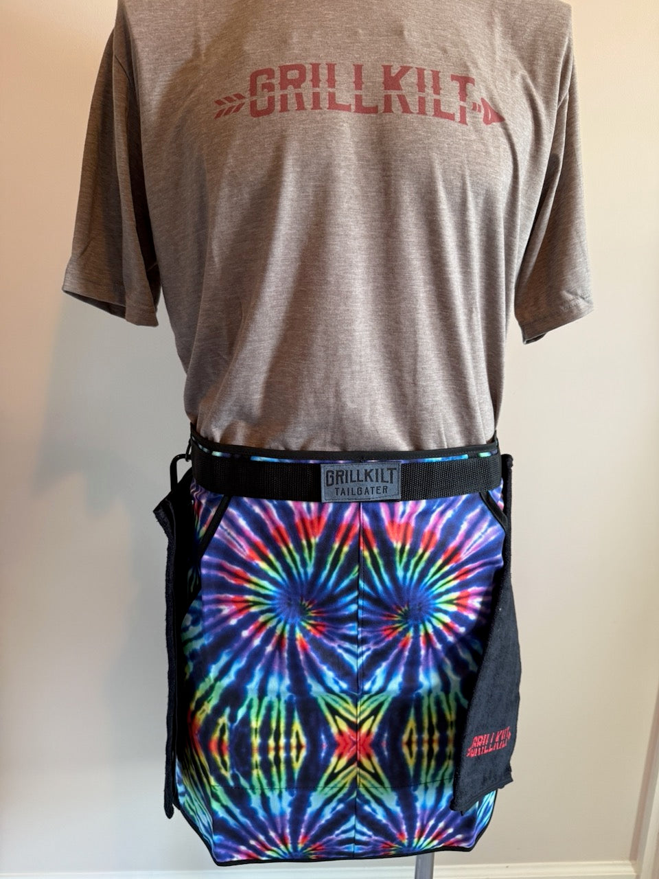 GRILLKILT Tailgater Grill Apron | Tie Dye With Removable Bib